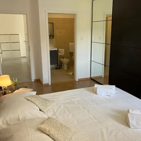 Maris *